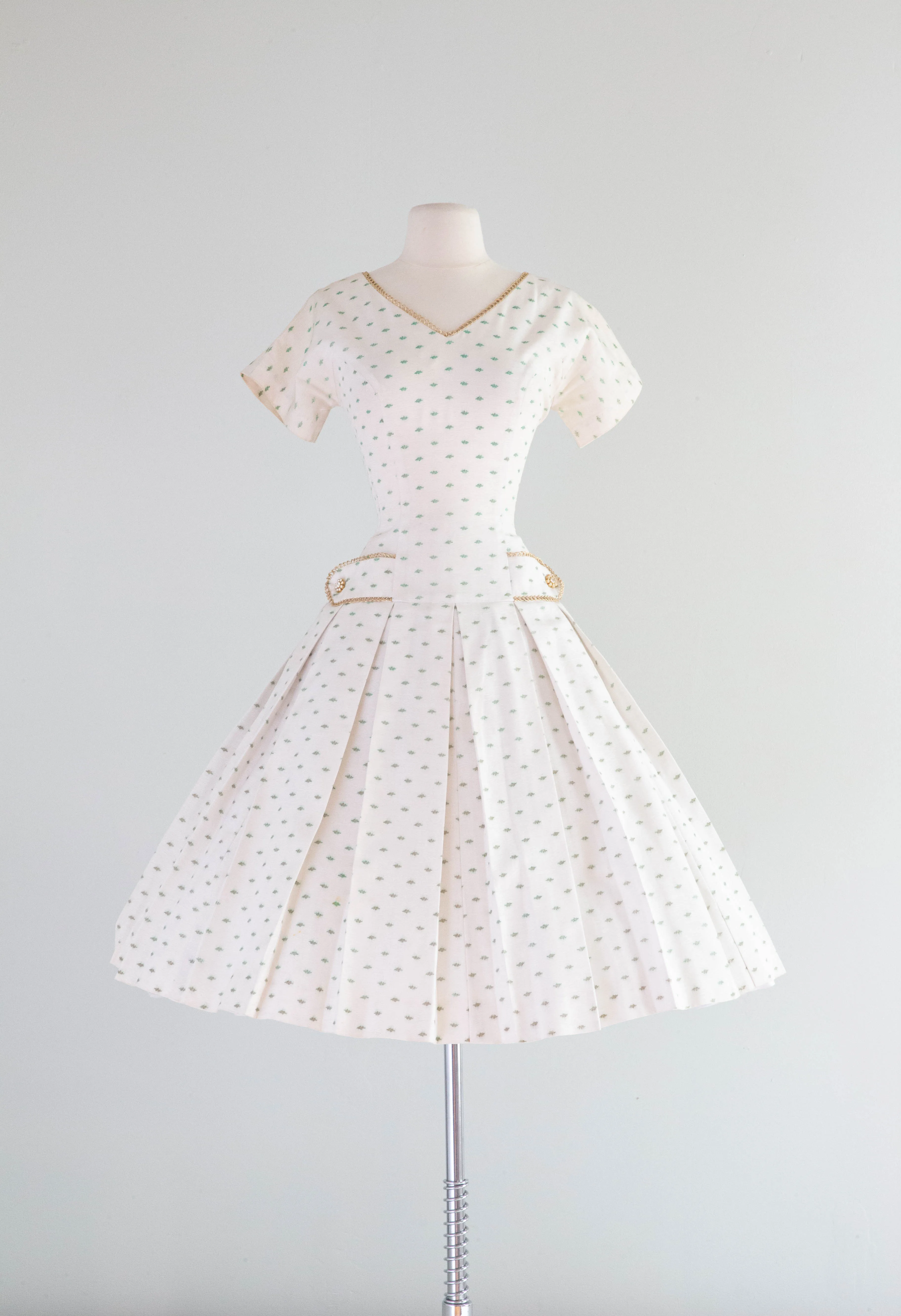 Darling 1950's Ivory Faille Party Dress With Green Trees / Small