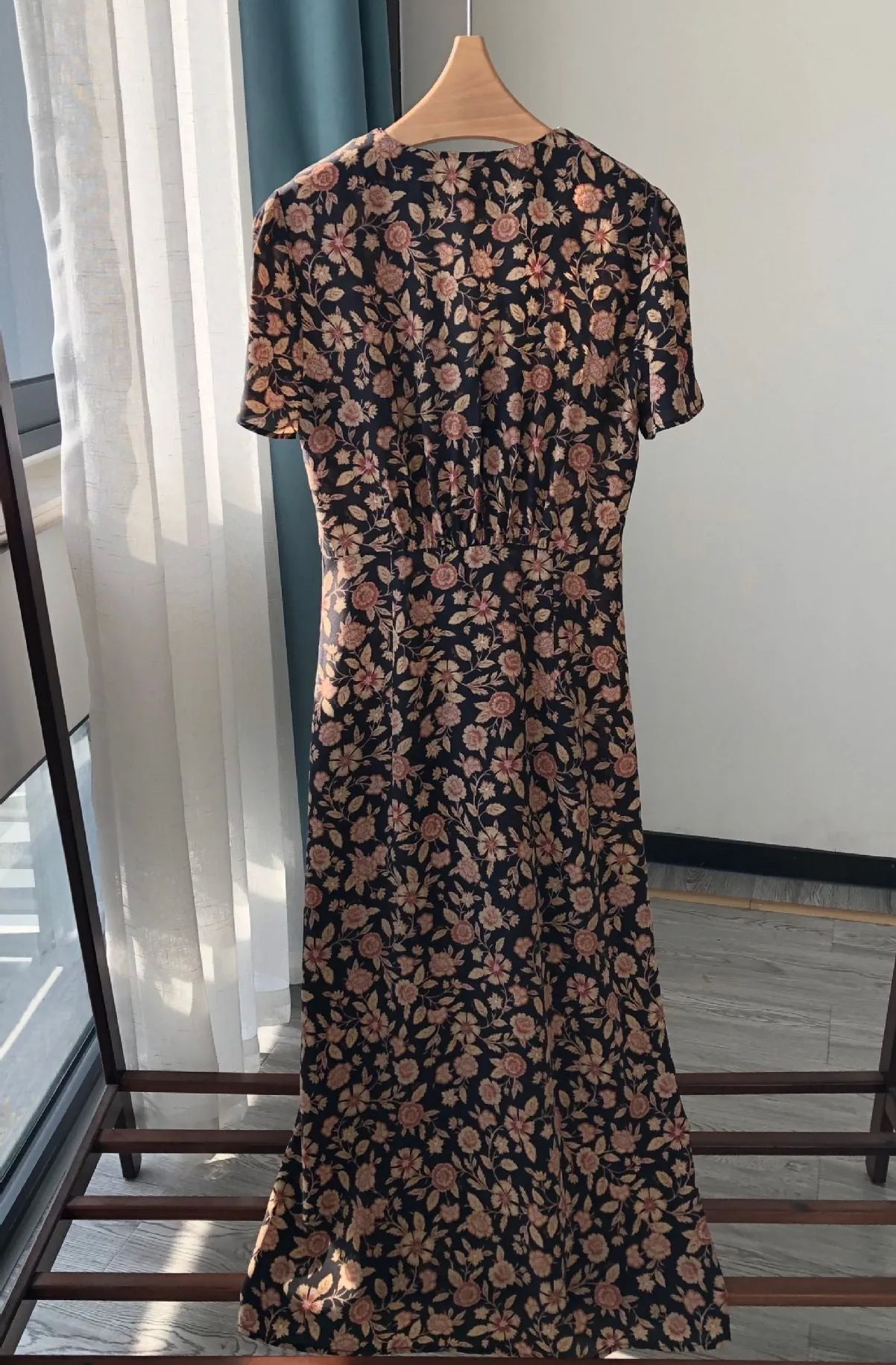 NoNothing | 100% pure silk v neck midi dress in floral print