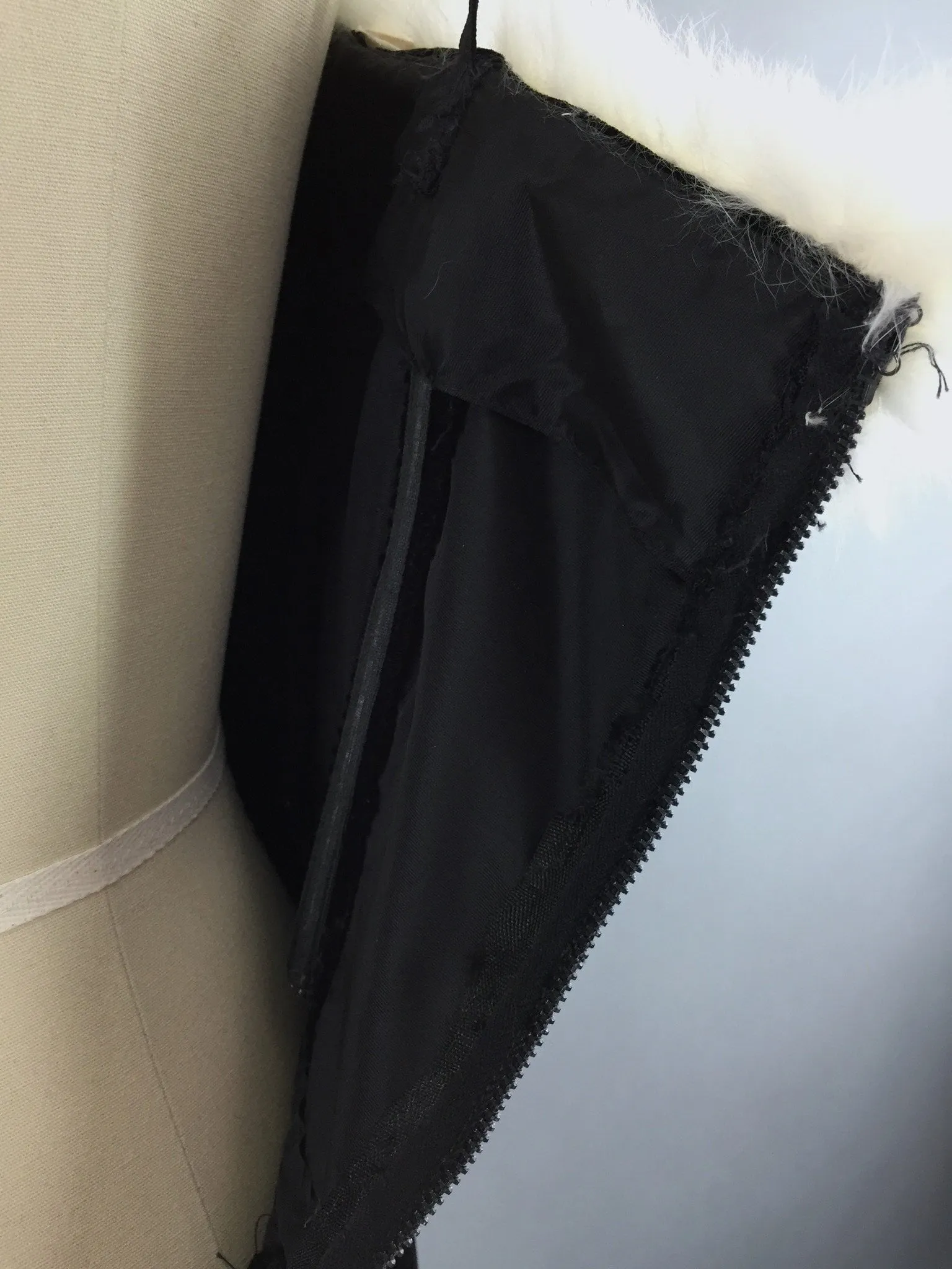 Vintage 1950s Dress / Black Velvet LBD